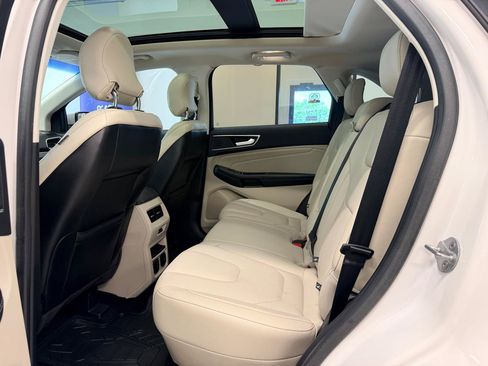 Used 2017 Ford Edge Titanium w/ Equipment Group 301A FWD image 21