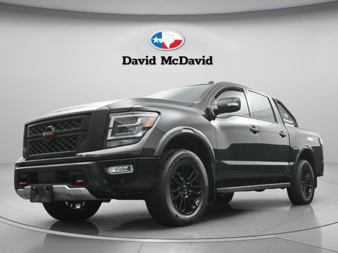 Used 2021 Nissan Titan PRO-4X w/ Pro-4x Convenience Package image 31