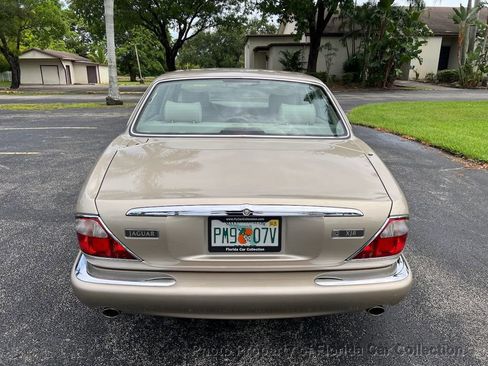 Used 2000 Jaguar XJ8 image 14