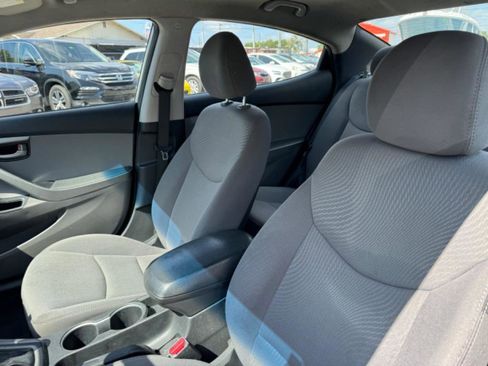 Used 2016 Hyundai Elantra SE image 10