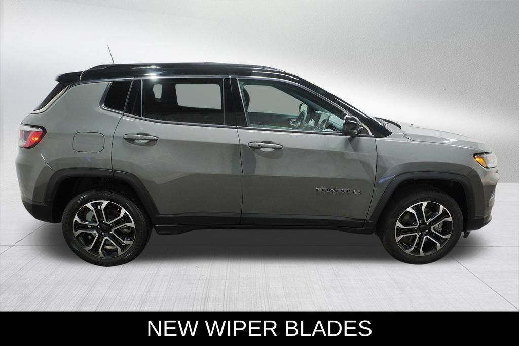 Used 2023 Jeep Compass Limited w/ Sun and Sound Group AWD/4WD image 7