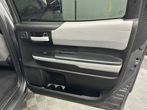 Used 2019 Toyota Tundra Limited w/ Limited Premium Package AWD/4WD image 17