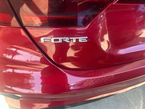 Used 2024 Kia Forte LXS FWD image 11