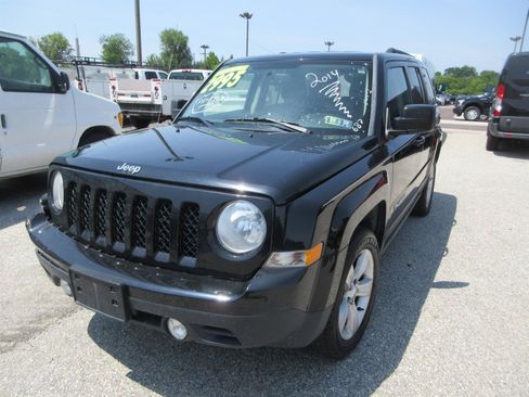 Used 2014 Jeep Patriot Latitude AWD/4WD image 1