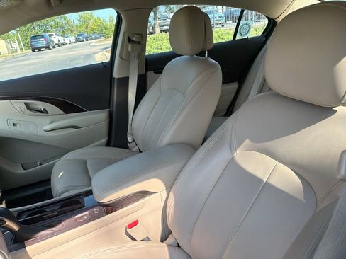 Used 2014 Buick LaCrosse Leather FWD image 9