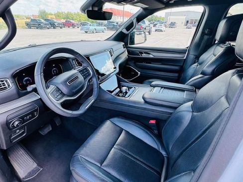 Used 2024 Jeep Wagoneer Series II AWD/4WD image 11
