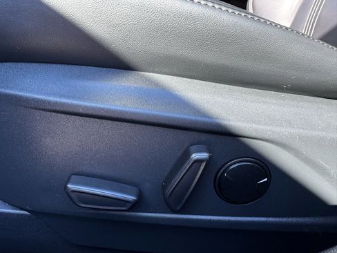 Used 2022 Ford Mustang Mach-E Select image 17