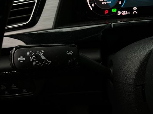 Used 2025 Volkswagen Atlas Cross Sport SE image 36