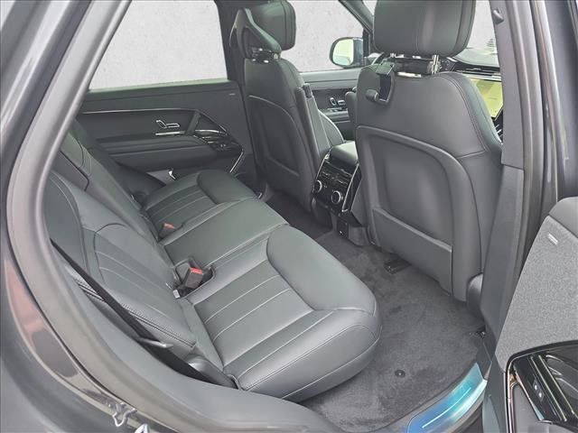 New 2026 Land Rover Range Rover Sport Dynamic SE AWD/4WD image 11