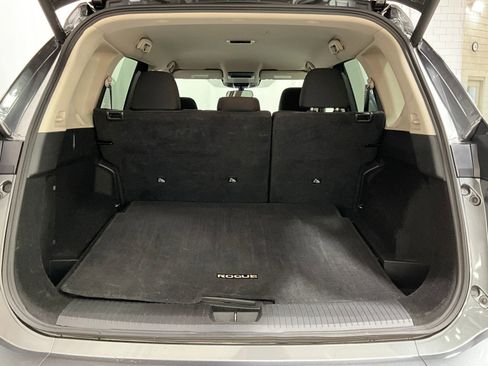 Used 2025 Nissan Rogue SV AWD/4WD image 25