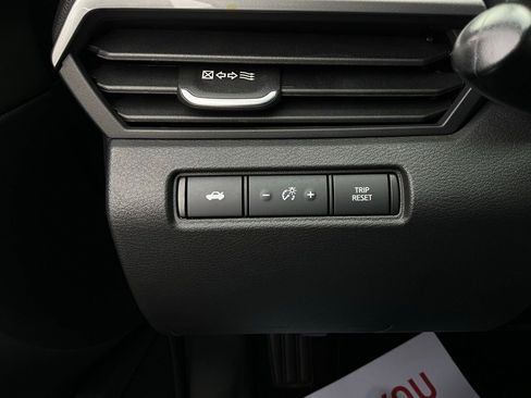 Used 2025 Nissan Altima 2.5 SV image 22