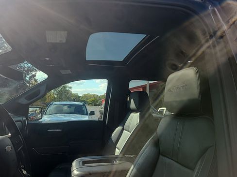 Used 2019 Chevrolet Silverado 1500 High Country w/ High Country Premium Package image 12