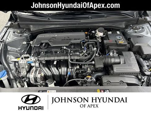 Used 2025 Hyundai Elantra Sport FWD image 31