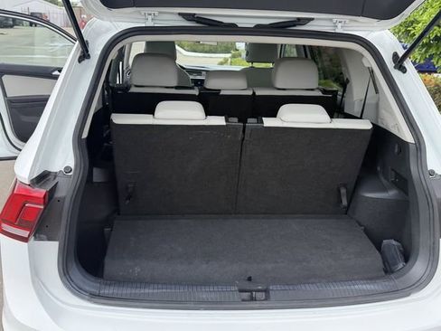 Used 2019 Volkswagen Tiguan SE w/ Panoramic Sunroof Package image 25