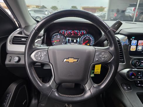 Used 2019 Chevrolet Suburban LT image 19