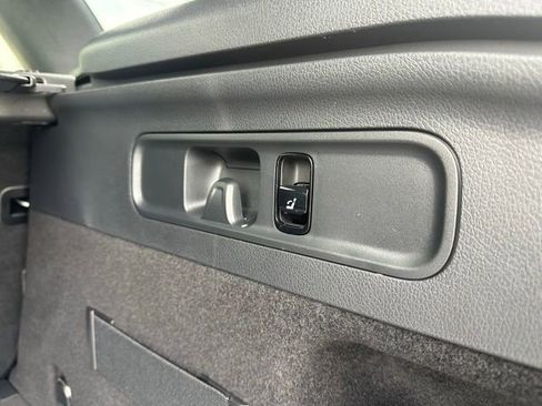 Used 2026 Mercedes-Benz GLC 300 4MATIC image 36