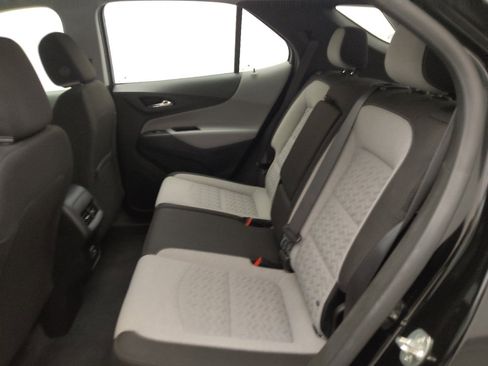 Used 2022 Chevrolet Equinox LS w/ Driver Confidence II Package image 18