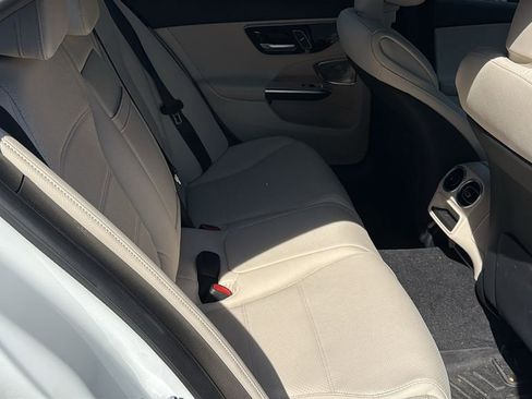Used 2025 Mercedes-Benz C 300 Sedan image 14