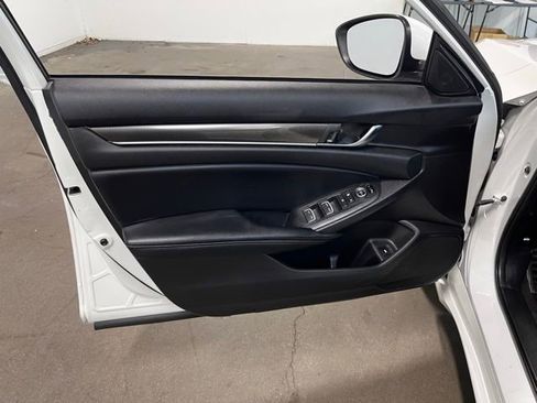 Used 2018 Honda Accord Sport image 24