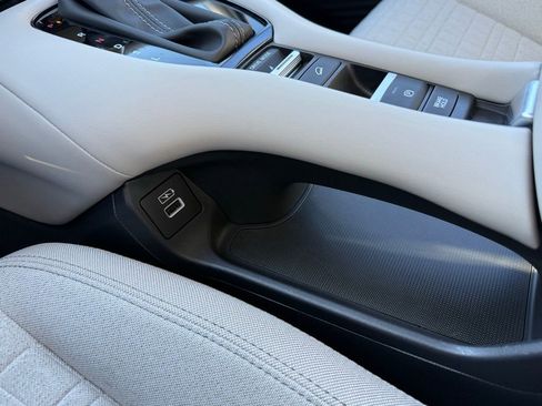 Certified 2023 Honda HR-V LX image 29