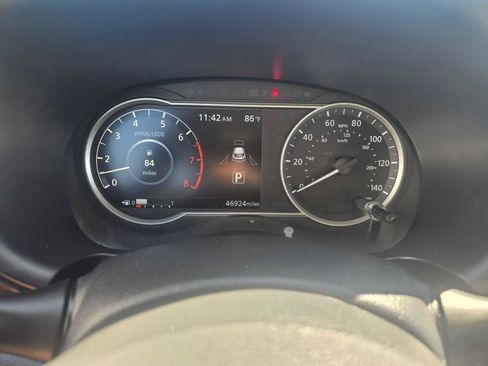 Used 2020 Nissan Kicks SR w/ SR Premium Package FWD image 24