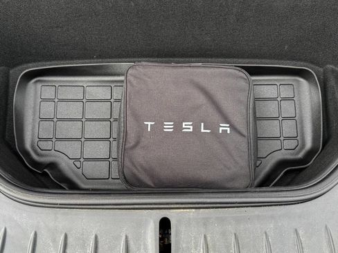 Used 2021 Tesla Model S Plaid image 31