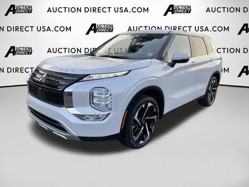 Used 2024 Mitsubishi Outlander SE AWD/4WD image 1