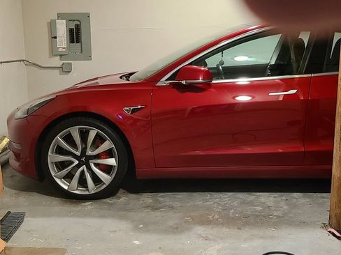 Used 2018 Tesla Model 3 AWD/4WD image 1
