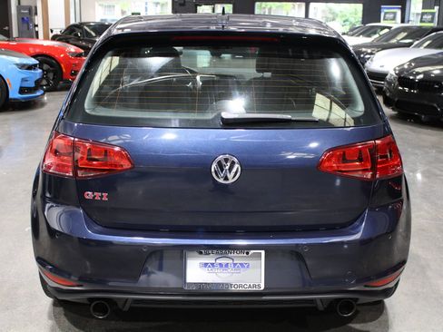 Used 2016 Volkswagen GTI SE FWD image 10
