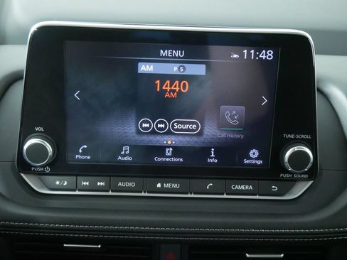 Used 2024 Nissan Rogue SV AWD/4WD image 29