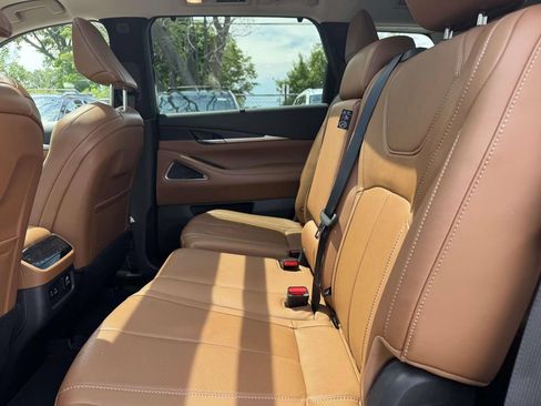 Used 2023 INFINITI QX60 Sensory w/ Cargo Package AWD/4WD image 13