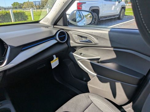 New 2026 Chevrolet Trax LS w/ Driver Confidence Package image 17