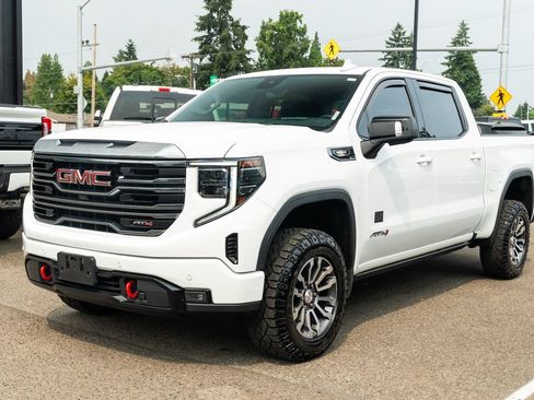 Used 2022 GMC Sierra 1500 AT4 w/ AT4 Premium Package AWD/4WD image 3