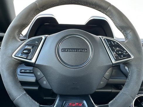 Used 2018 Chevrolet Camaro SS image 34
