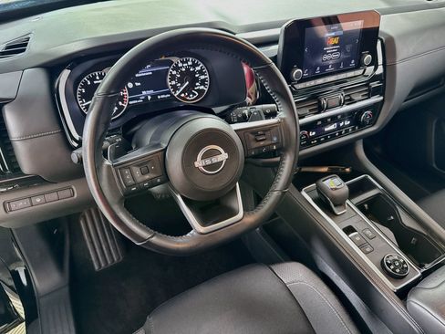Used 2024 Nissan Pathfinder SV AWD/4WD image 22