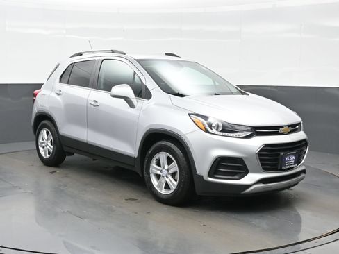 Used 2018 Chevrolet Trax LT w/ Driver Confidence Package FWD image 8