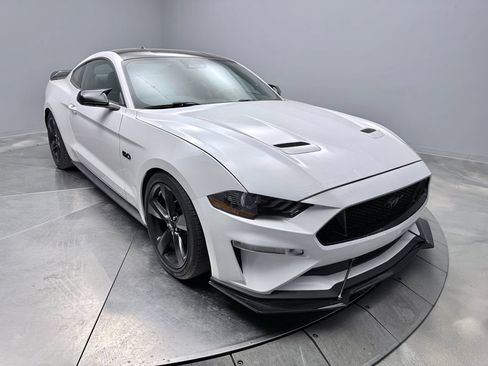 Used 2021 Ford Mustang GT Premium w/ Black Accent Package RWD image 3