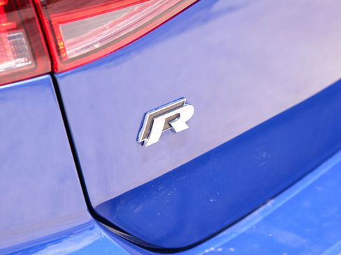 Used 2016 Volkswagen Golf R 4-Door image 16