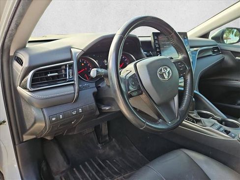Used 2022 Toyota Camry XSE FWD image 9