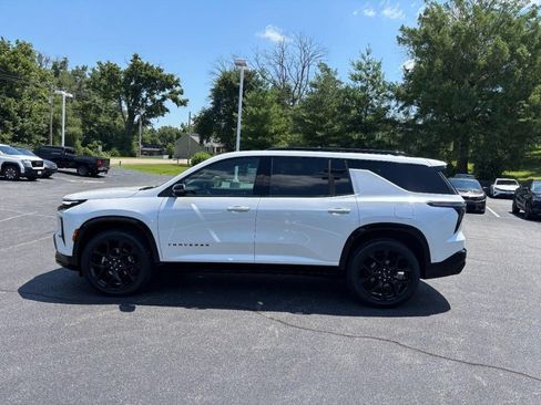 Used 2024 Chevrolet Traverse RS FWD image 6