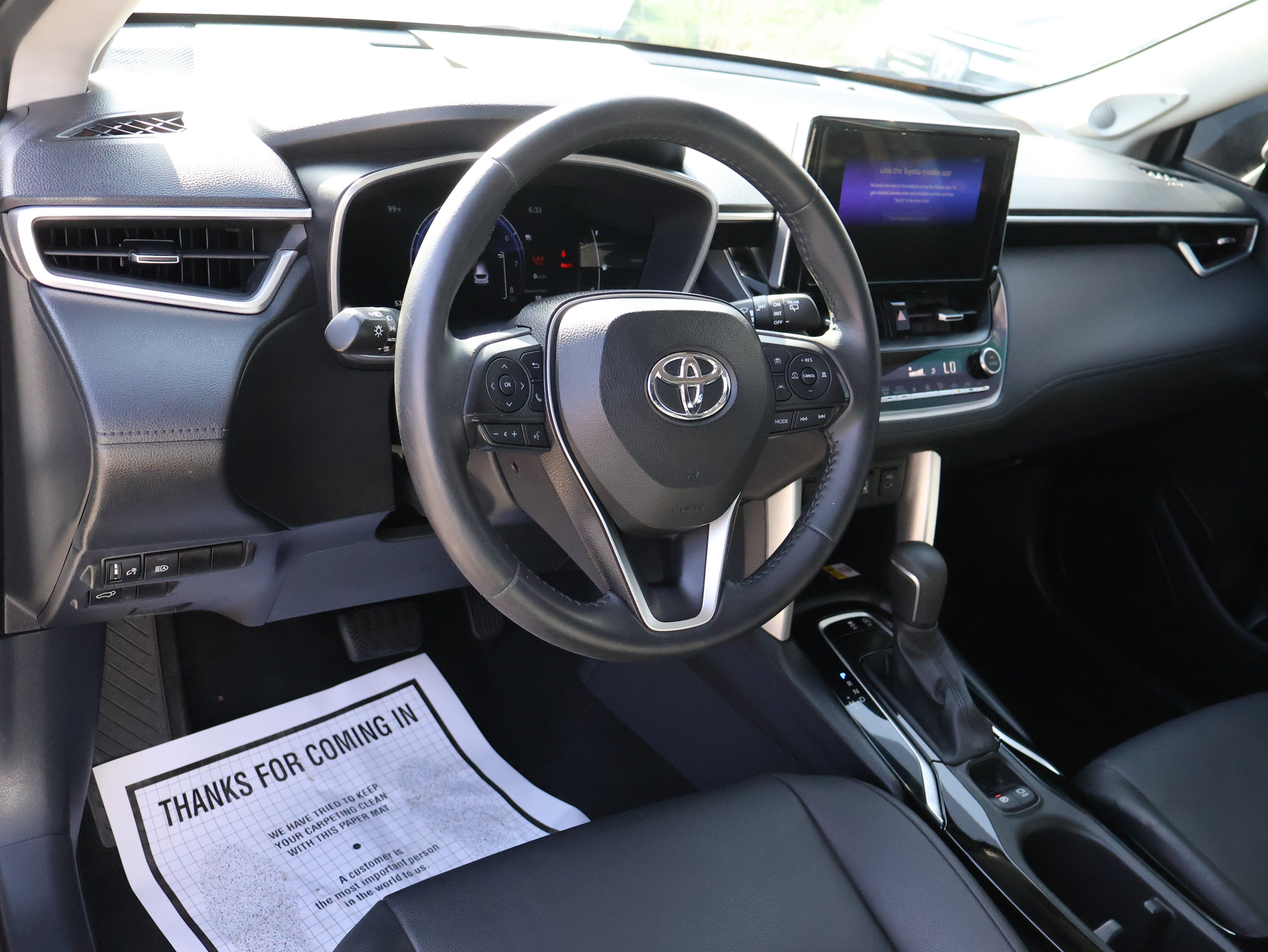 Used 2023 Toyota Corolla Cross XLE w/ Convenience Package FWD image 24