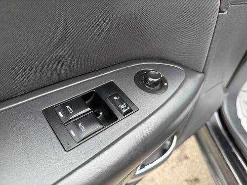Used 2009 Dodge Challenger R/T RWD image 15