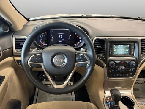 Used 2017 Jeep Grand Cherokee Laredo w/ Quick Order Package 23E AWD/4WD image 26