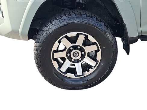 Used 2023 Toyota 4Runner TRD Off-Road Premium w/ Moonroof Package AWD/4WD image 31