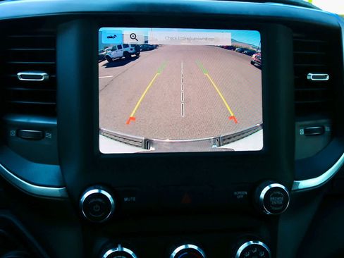 Used 2022 RAM 1500 Big Horn AWD/4WD image 18