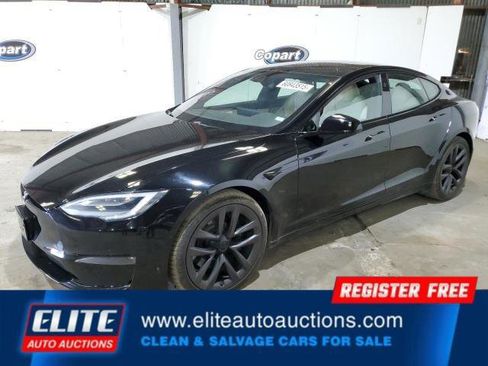 Used 2021 Tesla Model S Plaid image 1