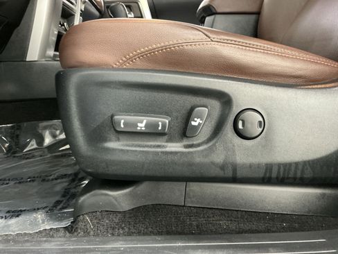 Used 2023 Toyota 4Runner Limited image 15