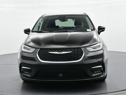 Used 2024 Chrysler Pacifica Touring-L