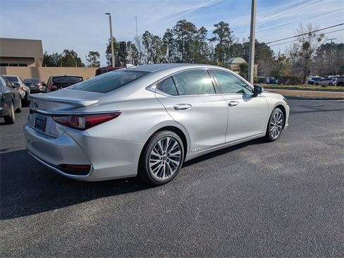 Used 2021 Lexus ES 300h w/ Premium Package image 4