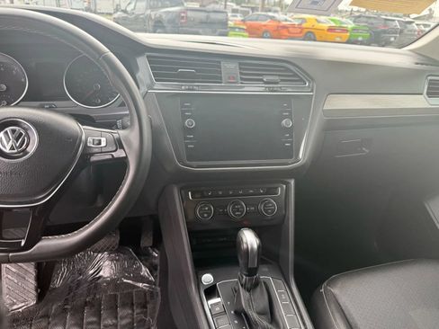 Used 2021 Volkswagen Tiguan SE FWD image 20